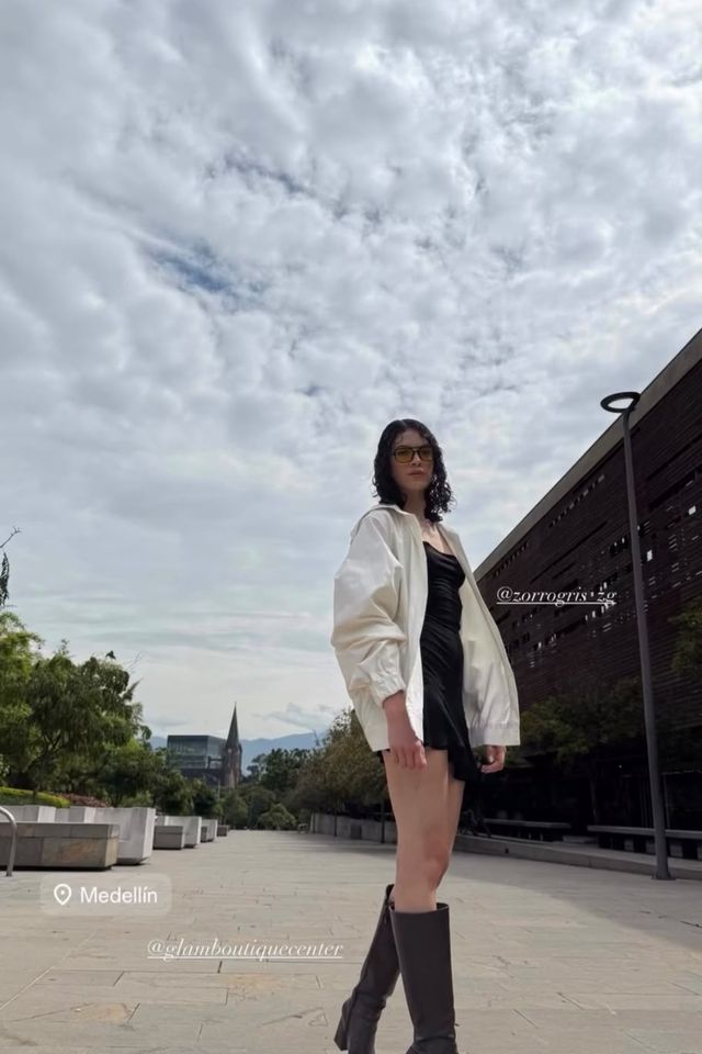 Clienta Glam Boutique con su look